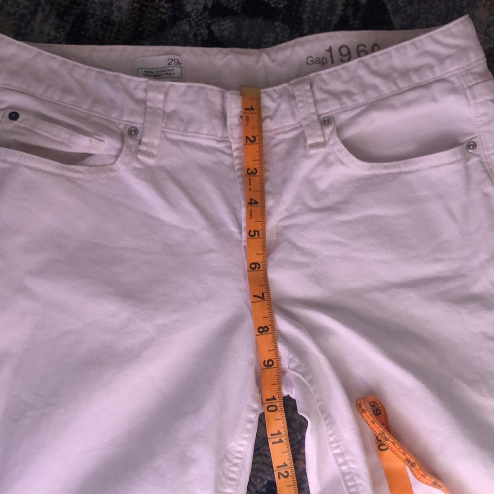 White cropped jeans